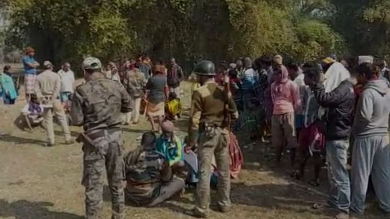 মহিলার রক্তাক্ত দেহ ঘিরে রহস্য়, ধর্ষণ করে খুন কিনা তদন্তে পুলিশ মহিলার রক্তাক্ত দেহ ঘিরে রহস্য়, ধর্ষণ করে খুন কিনা তদন্তে পুলিশ