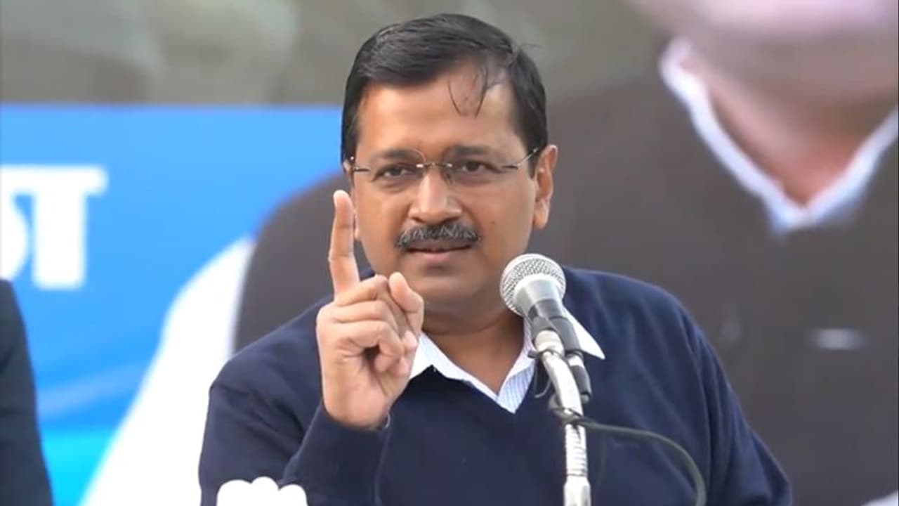 'തീവ്രവാദിയോ, ദില്ലിയുടെ മകനോ, ജനങ്ങൾ തീരുമാനിക്കും'; ബിജെപി എംപിക്ക് കെജ്രിവാളിന്റെ മറുപടി 'തീവ്രവാദിയോ, ദില്ലിയുടെ മകനോ, ജനങ്ങൾ തീരുമാനിക്കും'; ബിജെപി എംപിക്ക് കെജ്രിവാളിന്റെ മറുപടി