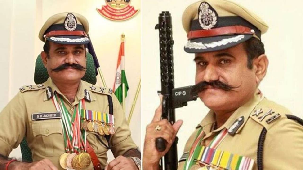 साउथ में डकैतों ने मचा रखा था आतंक, तब जयललिता ने इस पुलिस अफसर को बुलाया था साउथ में डकैतों ने मचा रखा था आतंक, तब जयललिता ने इस पुलिस अफसर को बुलाया था