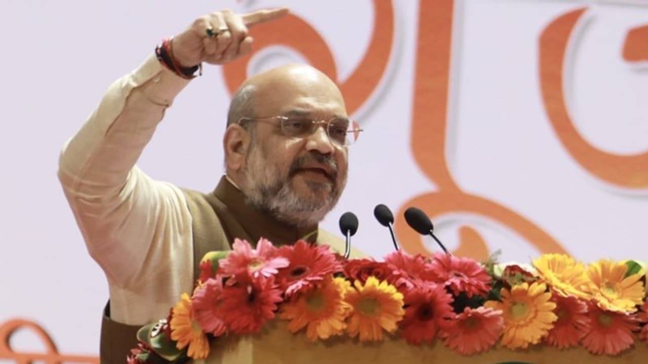 జామియా కాల్పులు: అమిత్ షా స్పందన ఇదీ, కేజ్రీవాల్ ఇలా....