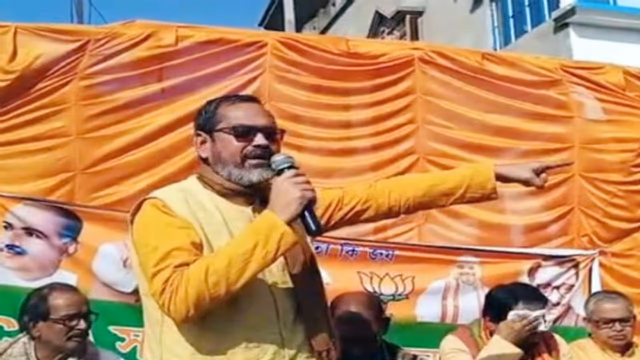 বুনো হাতির মতো তৃণমূল নেতাদের গুলি, কর্মীদের উস্কানি বিজেপি জেলা সভাপতির বুনো হাতির মতো তৃণমূল নেতাদের গুলি, কর্মীদের উস্কানি বিজেপি জেলা সভাপতির