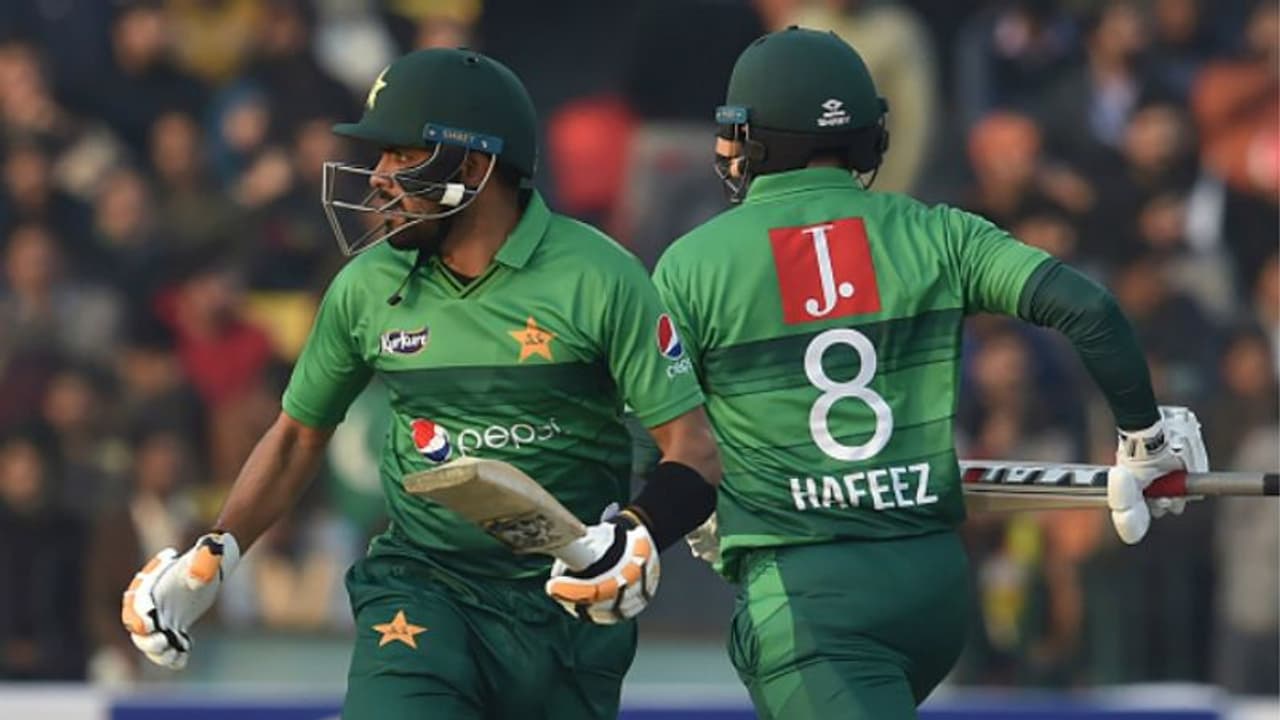 பாபர் அசாம், முகமது ஹஃபீஸ் அதிரடி பேட்டிங்.. பாகிஸ்தான் அபார வெற்றி