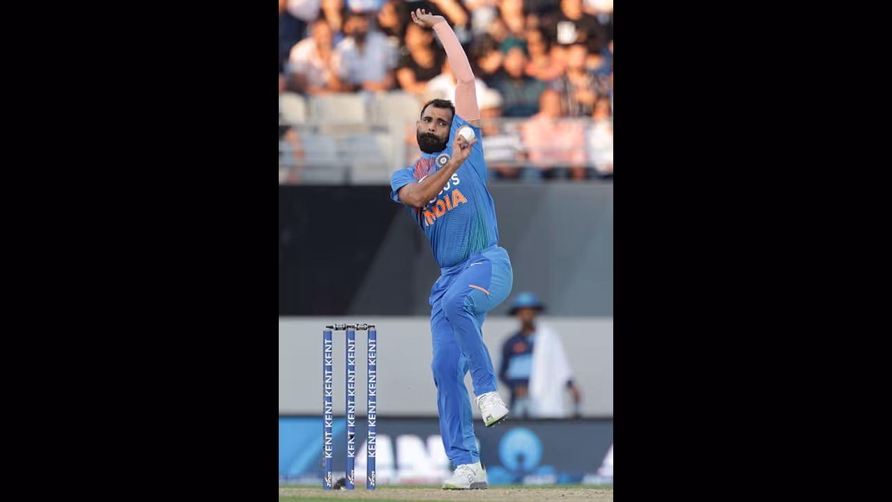 എന്റെ വീടിന്റെ മുന്നിലാണ് അയാള്‍ കുഴഞ്ഞുവീണത്; അതിഥിതൊഴിലാളിക്ക് സഹായമെത്തിച്ച അനുഭവം വിവരിച്ച് ഷമി