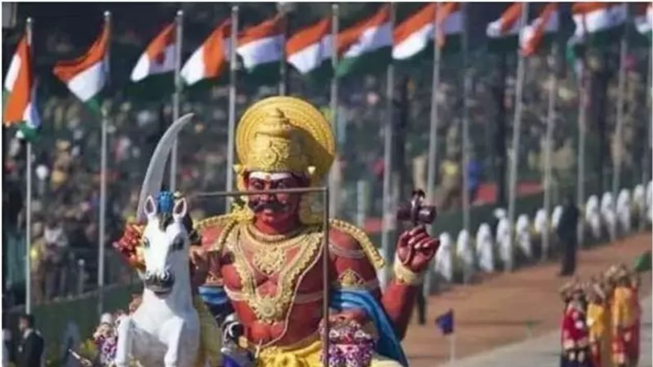 கம்பீரமாய் வந்த அய்யனார்..! தமிழ்ச் சமூகத்தின் காவல் தெய்வத்தை பெருமைபடுத்திய மோடி அரசு..!