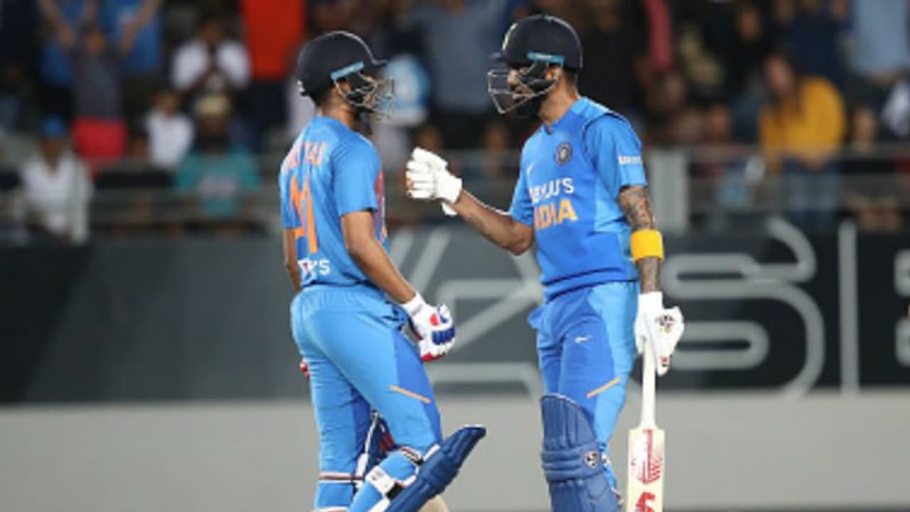 எங்க ரேஞ்சுக்கு இதெல்லாம் ஒரு டார்கெட்டா..? ராகுல் ஷ்ரேயாஸ் ஐயர் அபார பேட்டிங்.. நியூசிலாந்தை போற போக்குல ஈசியா வீழ்த்திய இந்தியா எங்க ரேஞ்சுக்கு இதெல்லாம் ஒரு டார்கெட்டா..? ராகுல் ஷ்ரேயாஸ் ஐயர் அபார பேட்டிங்.. நியூசிலாந்தை போற போக்குல ஈசியா வீழ்த்திய இந்தியா