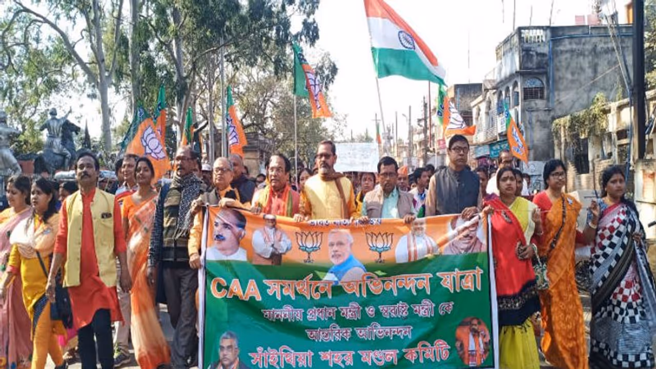 তৃণমূল নেতাদের গুলির হুমকি, বিজেপি নেতার বিরুদ্ধে মামলা পুলিশ তৃণমূল নেতাদের গুলির হুমকি, বিজেপি নেতার বিরুদ্ধে মামলা পুলিশ