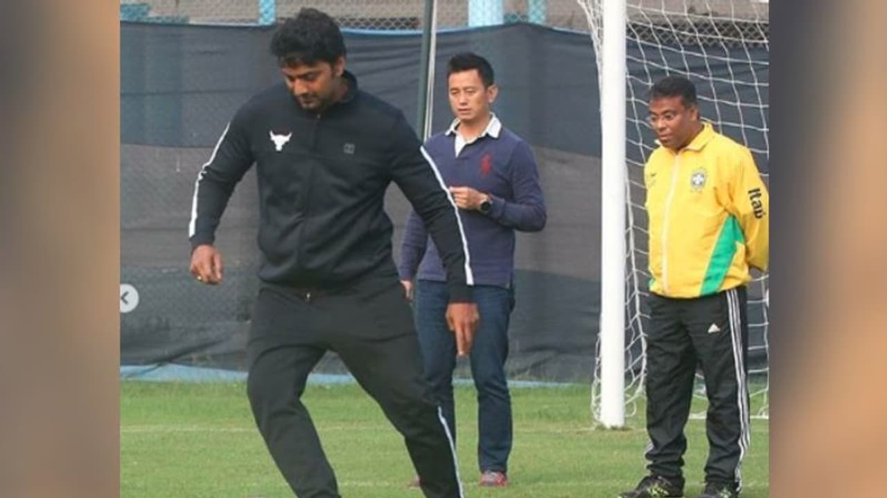 'গোলন্দাজ' দেব, প্রজাতন্ত্রে প্রকাশ্যে ছবির মোশান পোস্টার 'গোলন্দাজ' দেব, প্রজাতন্ত্রে প্রকাশ্যে ছবির মোশান পোস্টার