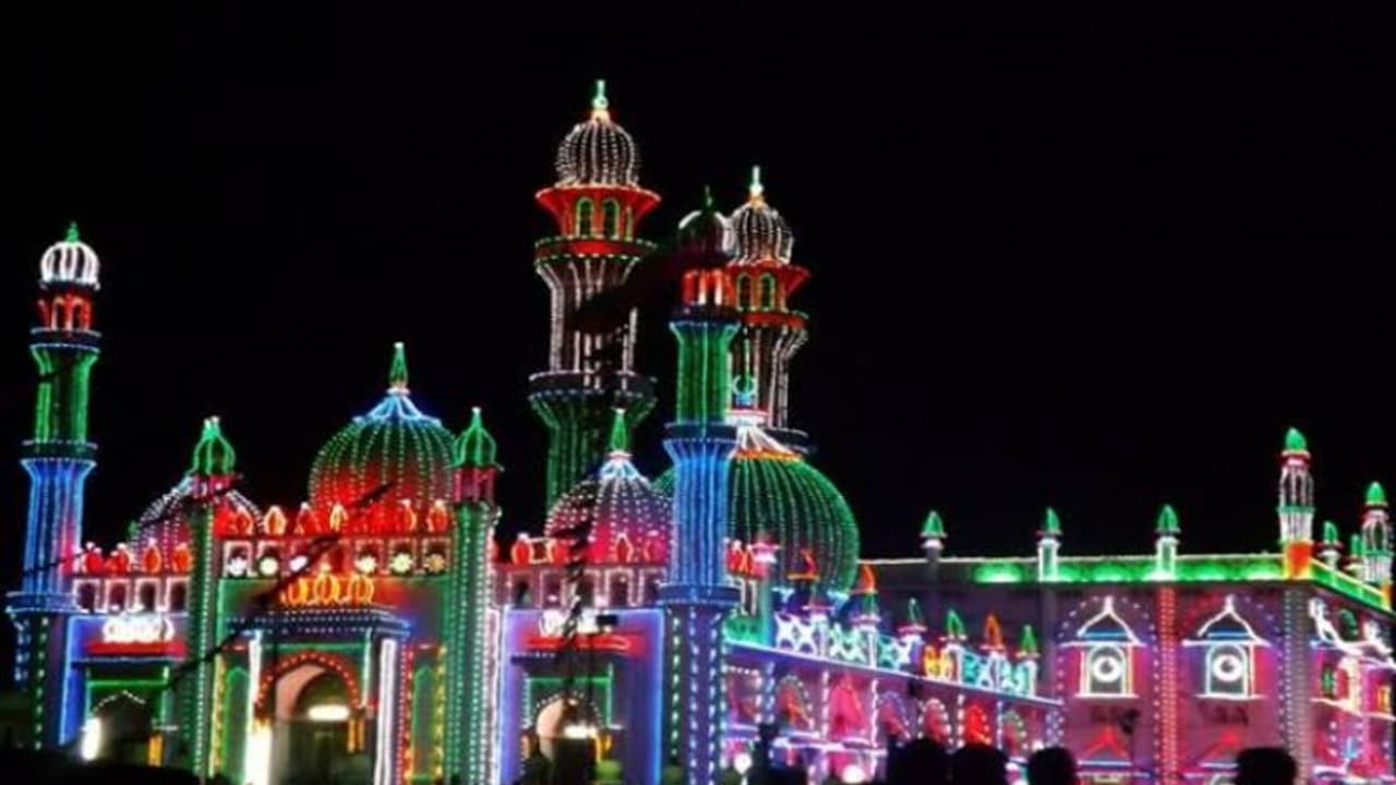 ബീമാപള്ളി ഉറൂസിന് ഇന്ന് കൊടിയേറ്റം; തലസ്ഥാനത്ത് അവധി ബീമാപള്ളി ഉറൂസിന് ഇന്ന് കൊടിയേറ്റം; തലസ്ഥാനത്ത് അവധി