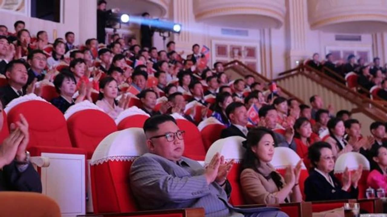 വധശിക്ഷ നല്കിയെന്ന അഭ്യൂഹങ്ങള്ക്ക് വിരാമം;6വര്ഷത്തിന് ശേഷം പൊതുവേദിയിലെത്തി കിം ജോങ് ഉന്നിന്റെ പിതൃസഹോദരി വധശിക്ഷ നല്കിയെന്ന അഭ്യൂഹങ്ങള്ക്ക് വിരാമം;6വര്ഷത്തിന് ശേഷം പൊതുവേദിയിലെത്തി കിം ജോങ് ഉന്നിന്റെ പിതൃസഹോദരി