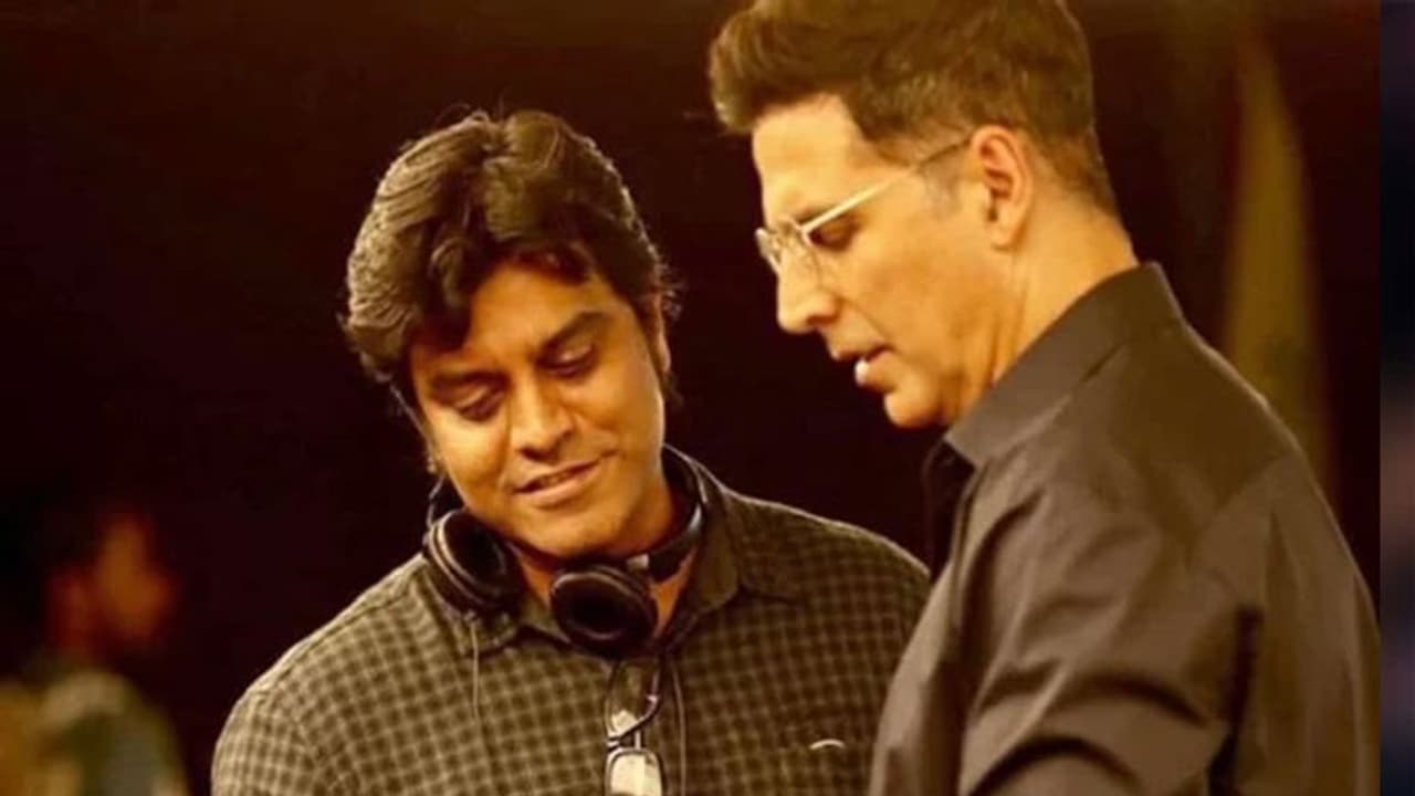 ಮನೆಯಲ್ಲೇ ಕುಸಿದುಬಿದ್ದ ಬಾಲಿವುಡ್ನಲ್ಲಿ ಹವಾ ಎಬ್ಬಿಸಿದ್ದ ಕನ್ನಡದ ನಿರ್ದೇಶಕ ಮನೆಯಲ್ಲೇ ಕುಸಿದುಬಿದ್ದ ಬಾಲಿವುಡ್ನಲ್ಲಿ ಹವಾ ಎಬ್ಬಿಸಿದ್ದ ಕನ್ನಡದ ನಿರ್ದೇಶಕ