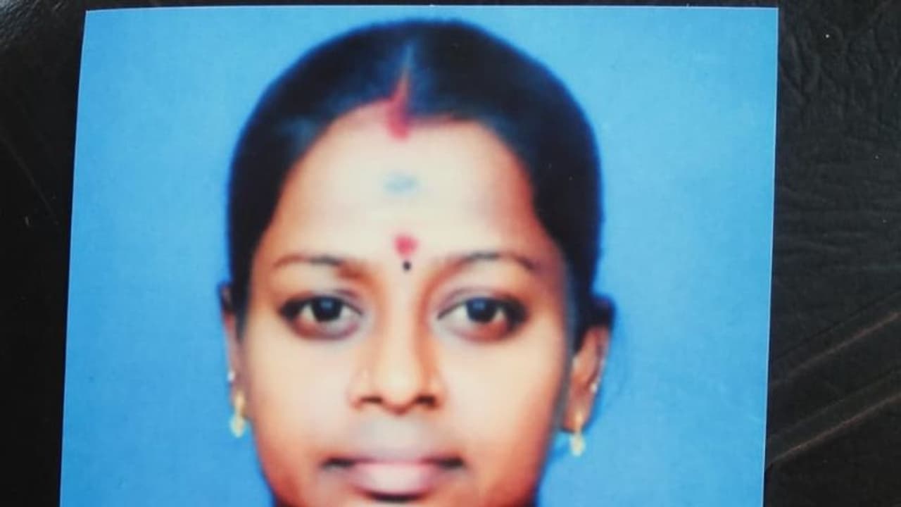 10 லட்சம் பணம், குழந்தைகளுடன் மாயமான மனைவி..! கணவர் பரிதவிப்பு..! 10 லட்சம் பணம், குழந்தைகளுடன் மாயமான மனைவி..! கணவர் பரிதவிப்பு..!