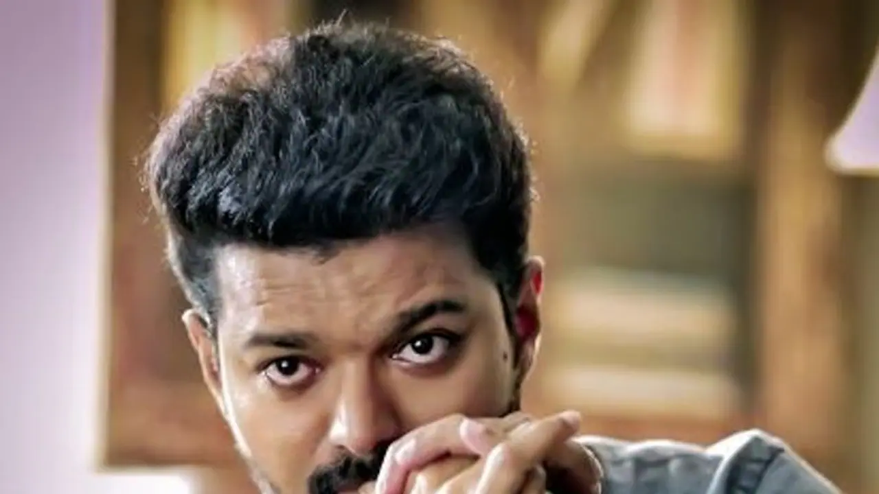 ரிலீஸுக்கு முன்பே தட்டித்தூக்கும் "மாஸ்டர்"... சோசியல் மீடியாவில் அசைக்க முடியாத சாதனை படைத்த விஜய்..!