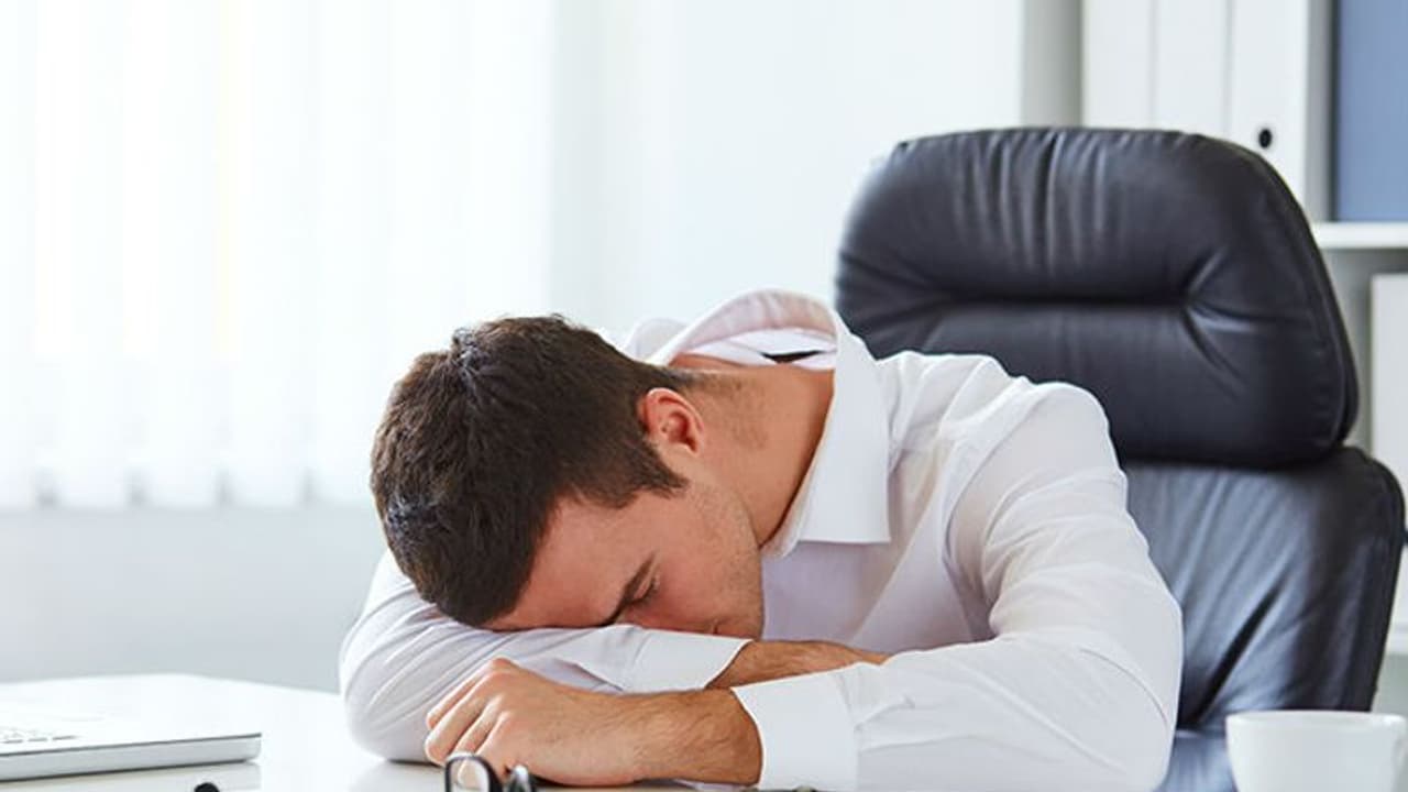 എപ്പോഴും ക്ഷീണം! എന്ത് ചെയ്തിട്ടും മാറുന്നില്ല?; കാരണം ഇതാകാം