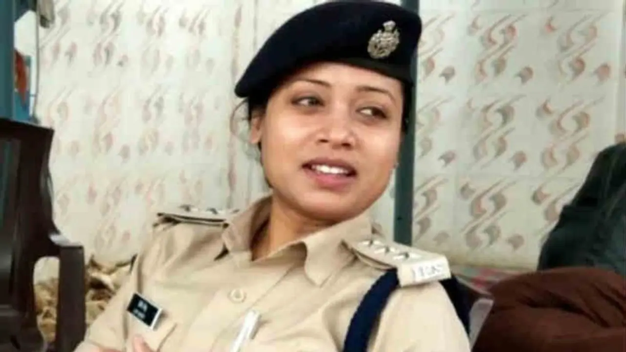 बिहार के 12 IAS और 13 IPS का ट्रांसफर., नीतीश ने दिया जेडीयू अध्यक्ष की बेटी को गिफ्ट बिहार के 12 IAS और 13 IPS का ट्रांसफर., नीतीश ने दिया जेडीयू अध्यक्ष की बेटी को गिफ्ट