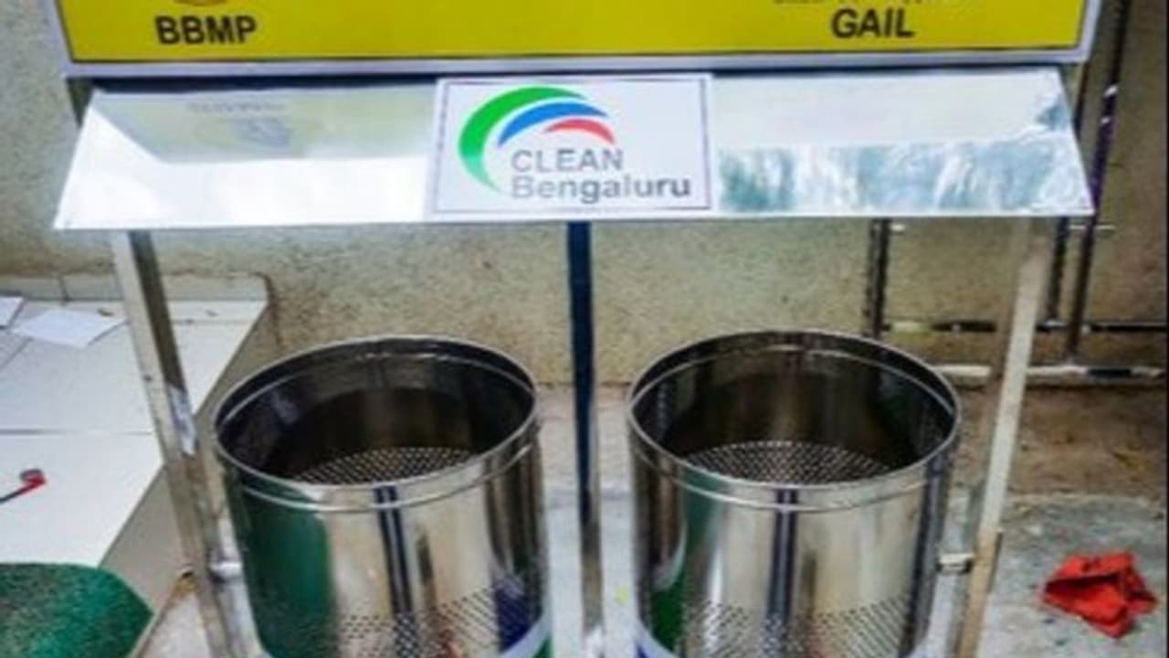 ಬಾಲ್ ಎಸೆಯಿರಿ, ಕಸವನ್ನಲ್ಲ; ಸ್ವಚ್ಛ ನಗರಕ್ಕಾಗಿ BBMP ಹೊಸ ಐಡಿಯಾ ಬಾಲ್ ಎಸೆಯಿರಿ, ಕಸವನ್ನಲ್ಲ; ಸ್ವಚ್ಛ ನಗರಕ್ಕಾಗಿ BBMP ಹೊಸ ಐಡಿಯಾ