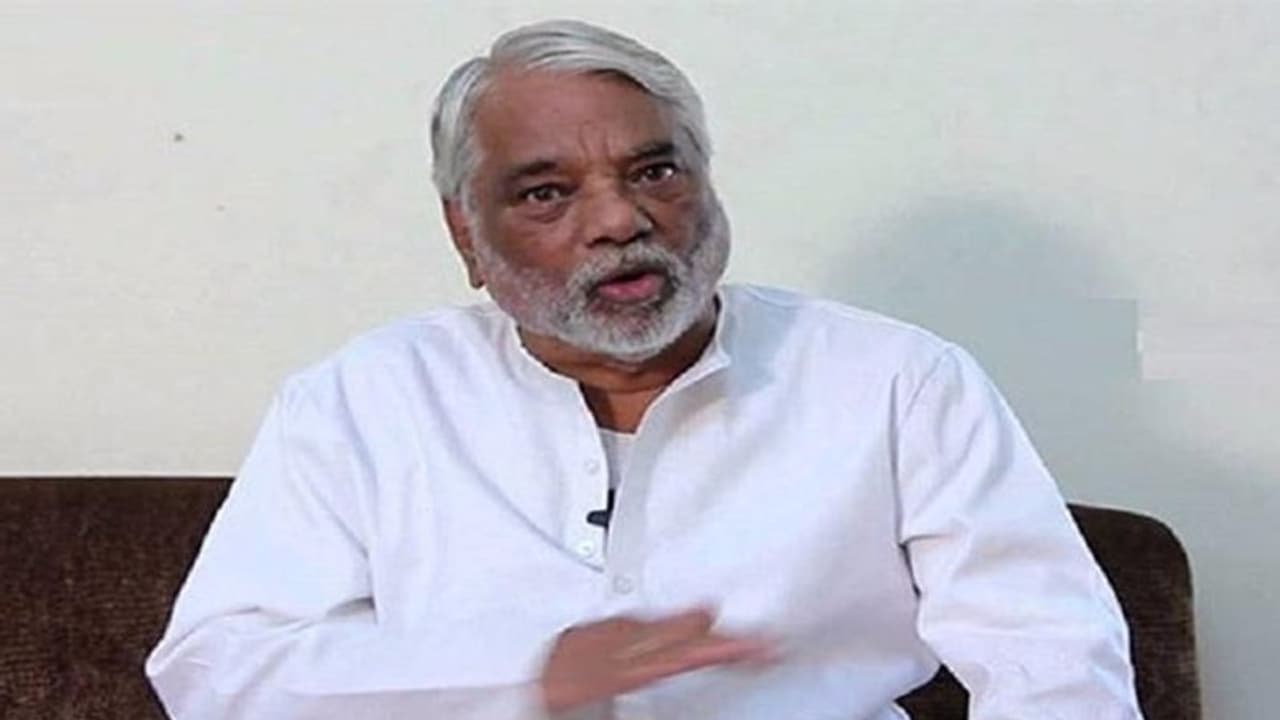 మండలిపై జగన్ వ్యాఖ్యలకు కేకే కౌంటర్: కేవీపీ ఓటుపై కీలక వ్యాఖ్య మండలిపై జగన్ వ్యాఖ్యలకు కేకే కౌంటర్: కేవీపీ ఓటుపై కీలక వ్యాఖ్య