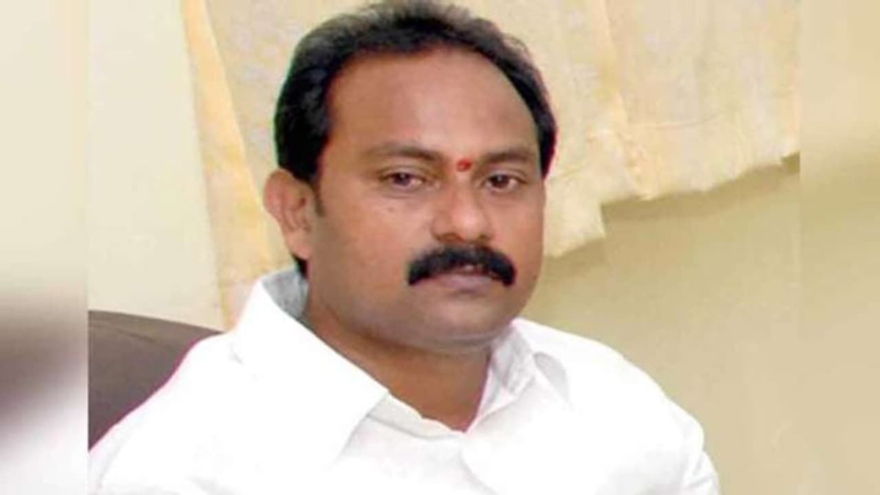 చైనా నుండి భారత్ కు కరోనా వైరస్... ఏపిలో హై అలర్డ్...: మంత్రి ఆళ్ల నాని చైనా నుండి భారత్ కు కరోనా వైరస్... ఏపిలో హై అలర్డ్...: మంత్రి ఆళ్ల నాని