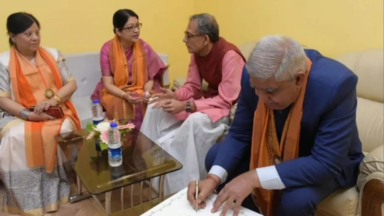 নোবেলজয়ী অভিজিতের সম্মানরক্ষার জন্য সমাবর্তনে যোগ দেননি, দাবি রাজ্যপালের নোবেলজয়ী অভিজিতের সম্মানরক্ষার জন্য সমাবর্তনে যোগ দেননি, দাবি রাজ্যপালের