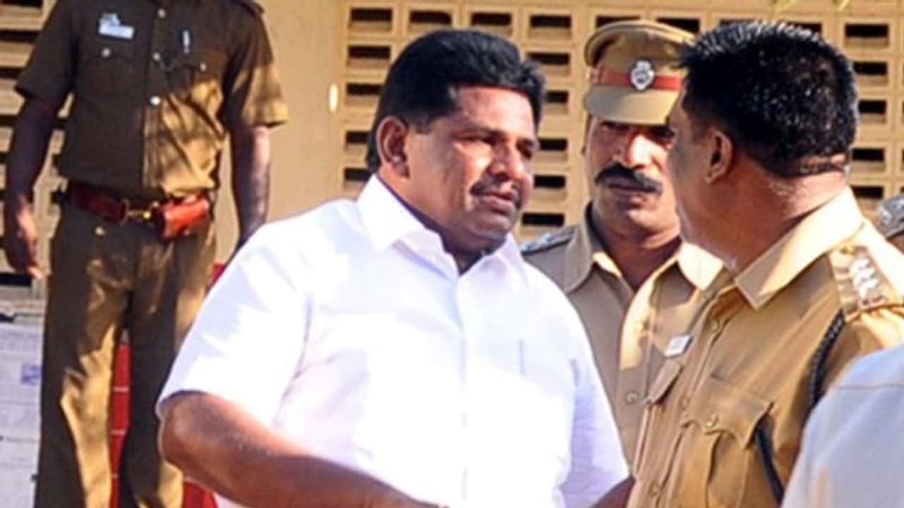 திமுக எம்.எல்.ஏ வுக்கு பகிரங்க கொலை மிரட்டல்..! ஆதரவாளர்கள் அதிர்ச்சி..! திமுக எம்.எல்.ஏ வுக்கு பகிரங்க கொலை மிரட்டல்..! ஆதரவாளர்கள் அதிர்ச்சி..!