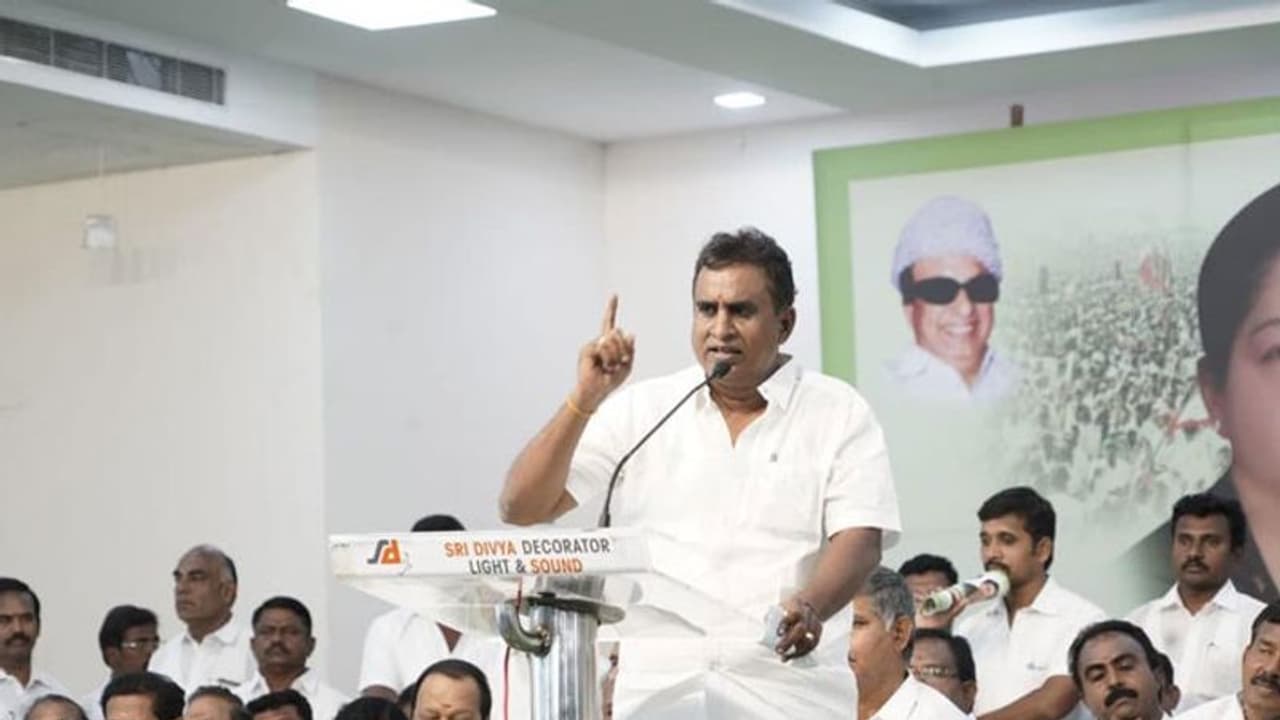 திடீரென மடங்கிய திமுக எம்.எல்.ஏ., அப்பாவு... தலை தப்பிய முன்னாள் அமைச்சர்கள் எஸ்.பி.வேலுமணி காமராஜ்..!