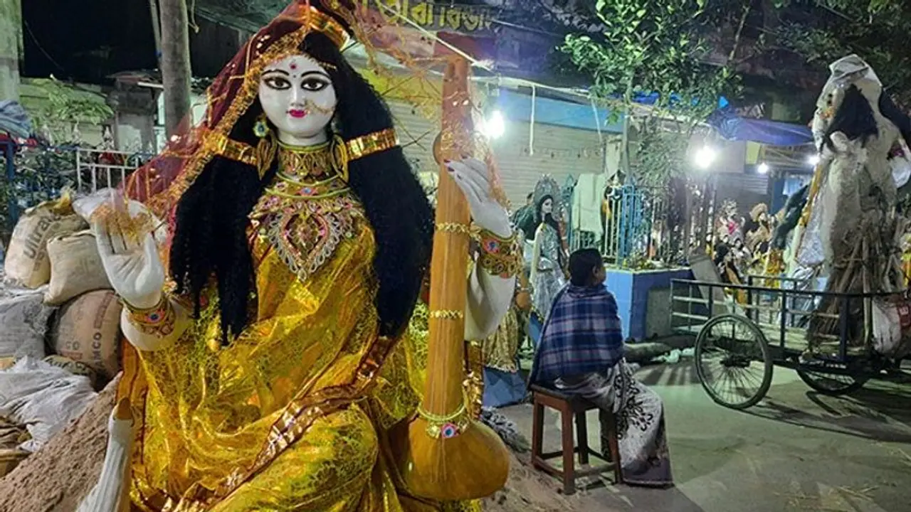 Saraswati Puja 2022: সরস্বতী পুজোর আগে জেনে নিন কিভাবে জন্ম হয়েছিল দেবীর