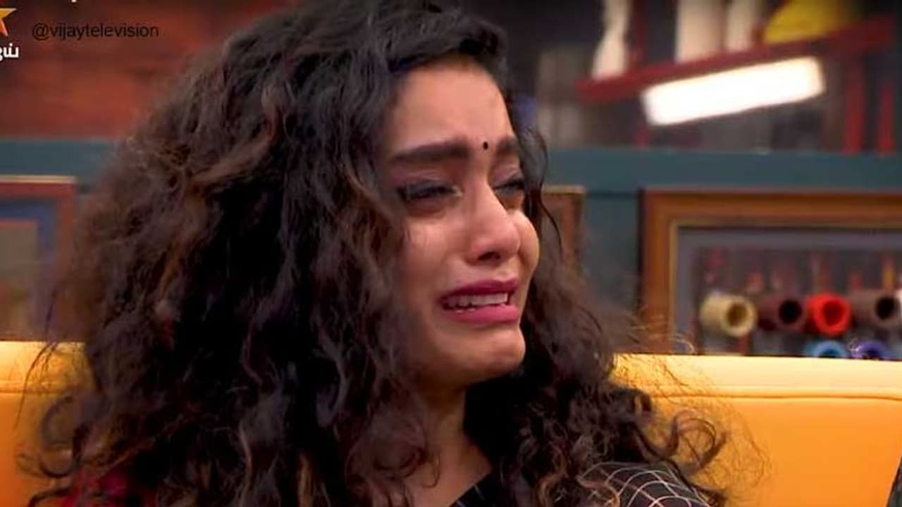 முகேன் ராவ் தந்தை திடீர் மரணம்... காதலனுக்கான கதறி துடித்த பிக்பாஸ் அபிராமி...! முகேன் ராவ் தந்தை திடீர் மரணம்... காதலனுக்கான கதறி துடித்த பிக்பாஸ் அபிராமி...!