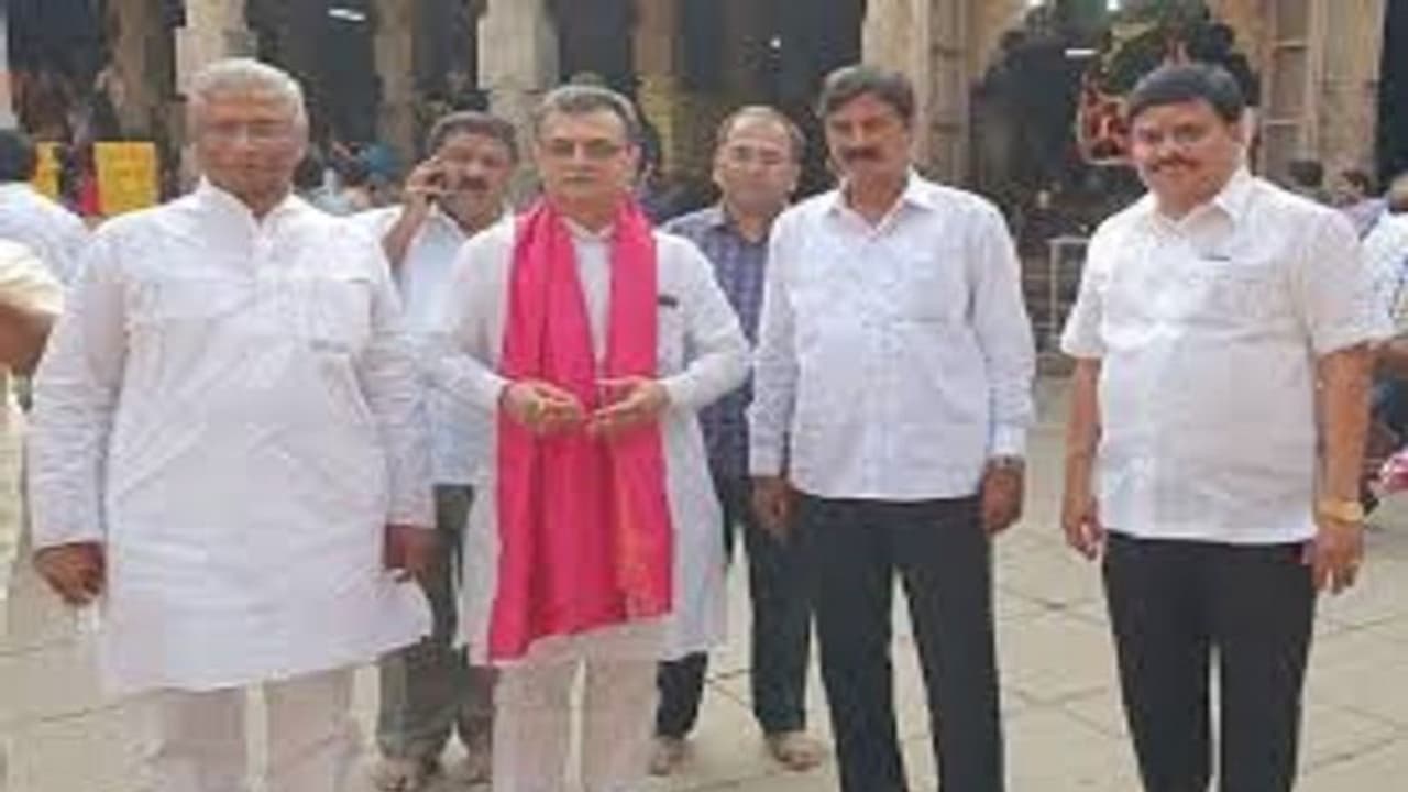 ’ಗೆದ್ದ 11 ಶಾಸಕರು ಮಂತ್ರಿಯಾಗುವುದು ಪಕ್ಕಾ’ ’ಗೆದ್ದ 11 ಶಾಸಕರು ಮಂತ್ರಿಯಾಗುವುದು ಪಕ್ಕಾ’