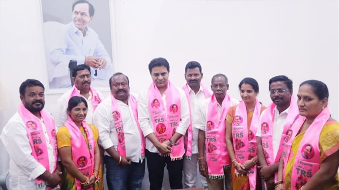 కరీంనగర్ కార్పోరేషన్ లో ఆగని గంగుల వ్యూహాలు... టీఆర్ఎస్ లో భారీ చేరికలు
