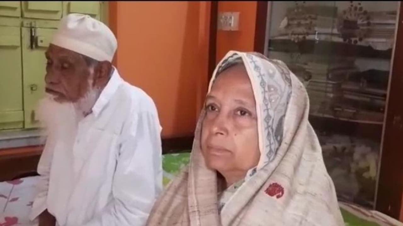 ঘুম কেড়েছে করোনা ভাইরাস, চিনে গৃহবন্দি বর্ধমানের হিলালের পরিবার ঘুম কেড়েছে করোনা ভাইরাস, চিনে গৃহবন্দি বর্ধমানের হিলালের পরিবার