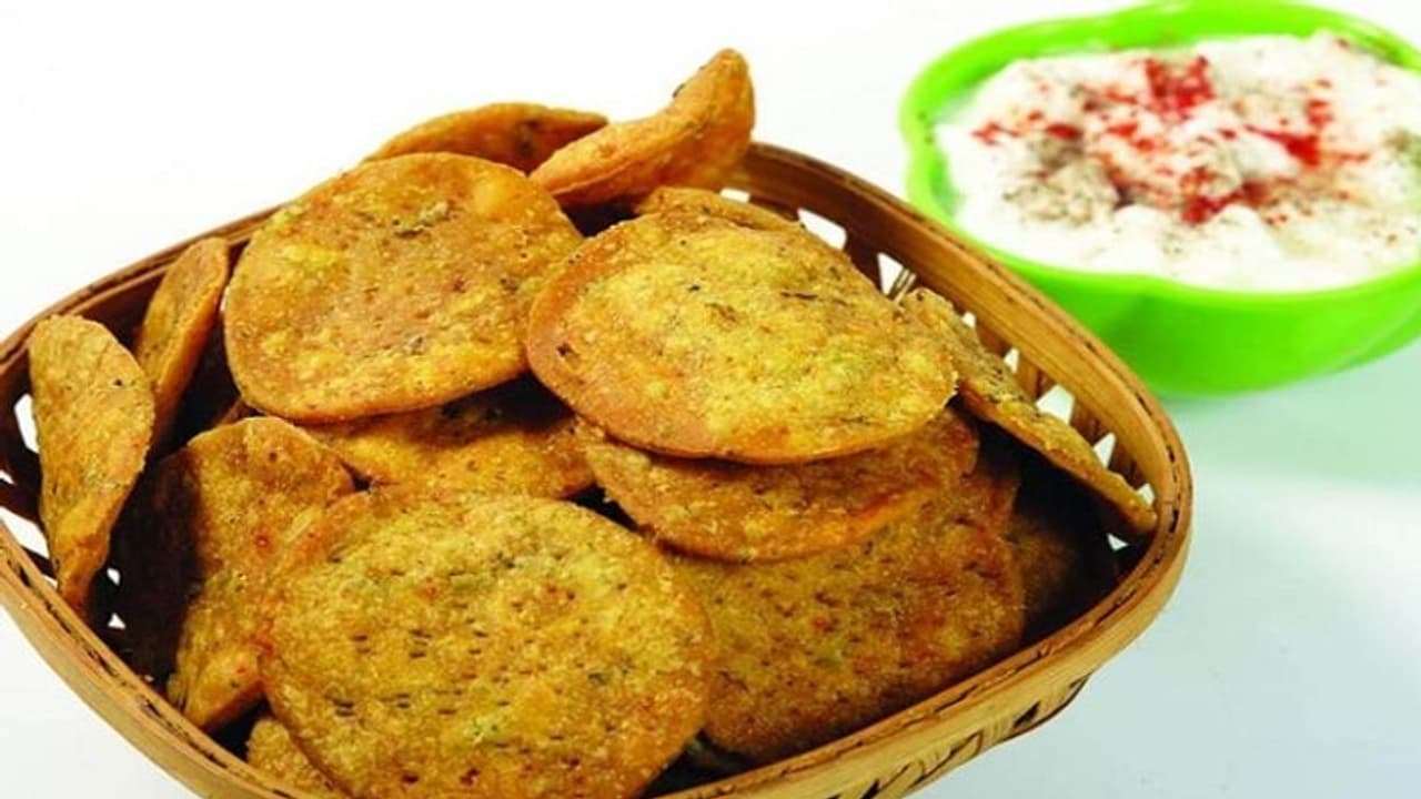 চায়ের আড্ডা এবার জমবে বেসনের মশলাদার পাপড়ি সঙ্গে, রইল রেসিপি চায়ের আড্ডা এবার জমবে বেসনের মশলাদার পাপড়ি সঙ্গে, রইল রেসিপি