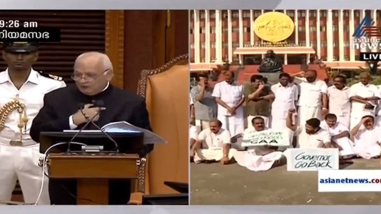 ലാവലിന് കേസ് അട്ടിമറിക്കാന് മുഖ്യമന്ത്രി ഗവര്ണറെ തുണയ്ക്കുന്നു, പ്രതിഷേധം തുടരും: ചെന്നിത്തല ലാവലിന് കേസ് അട്ടിമറിക്കാന് മുഖ്യമന്ത്രി ഗവര്ണറെ തുണയ്ക്കുന്നു, പ്രതിഷേധം തുടരും: ചെന്നിത്തല