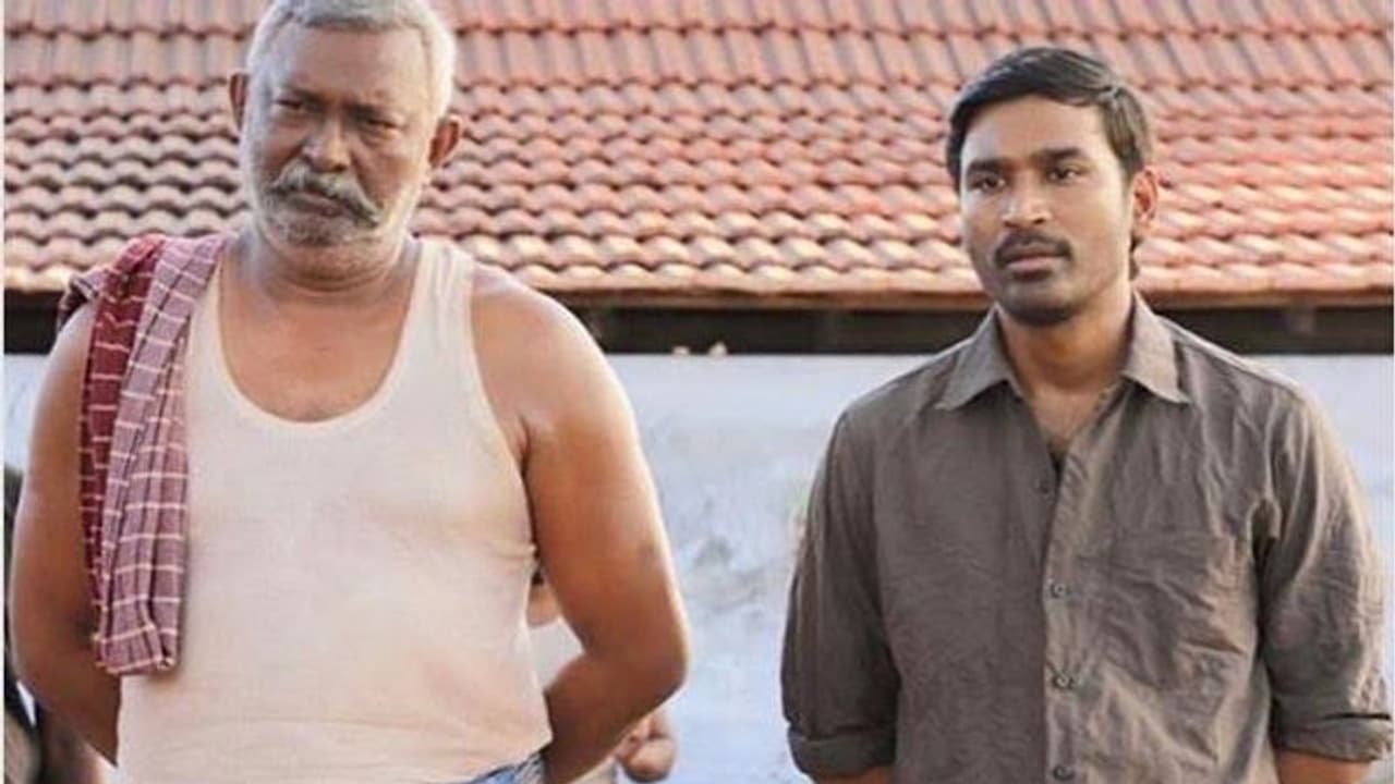 லுங்கி, பனியனில் கையில் வாளுடன் செம்ம டெரர் காட்டும் தனுஷ்... தரமான சம்பவம் காத்திருக்கு....! லுங்கி, பனியனில் கையில் வாளுடன் செம்ம டெரர் காட்டும் தனுஷ்... தரமான சம்பவம் காத்திருக்கு....!