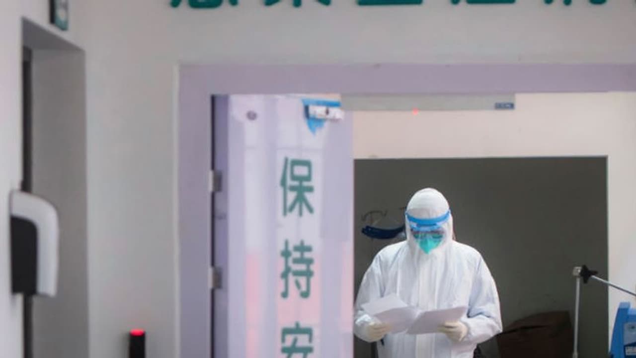 യുഎഇയിലും 'കൊറോണ'; ആശങ്കകള്ക്കിടെ 'വാക്സിന്' കണ്ടെത്താന് ഗവേഷകര്... യുഎഇയിലും 'കൊറോണ'; ആശങ്കകള്ക്കിടെ 'വാക്സിന്' കണ്ടെത്താന് ഗവേഷകര്...