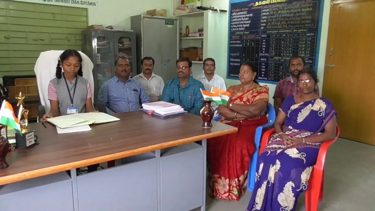 'ஒரு நாள் தலைமையாசிரியர்'..! பத்தாம் வகுப்பு மாணவிக்கு பள்ளி வழங்கிய கௌரவம்..! 'ஒரு நாள் தலைமையாசிரியர்'..! பத்தாம் வகுப்பு மாணவிக்கு பள்ளி வழங்கிய கௌரவம்..!