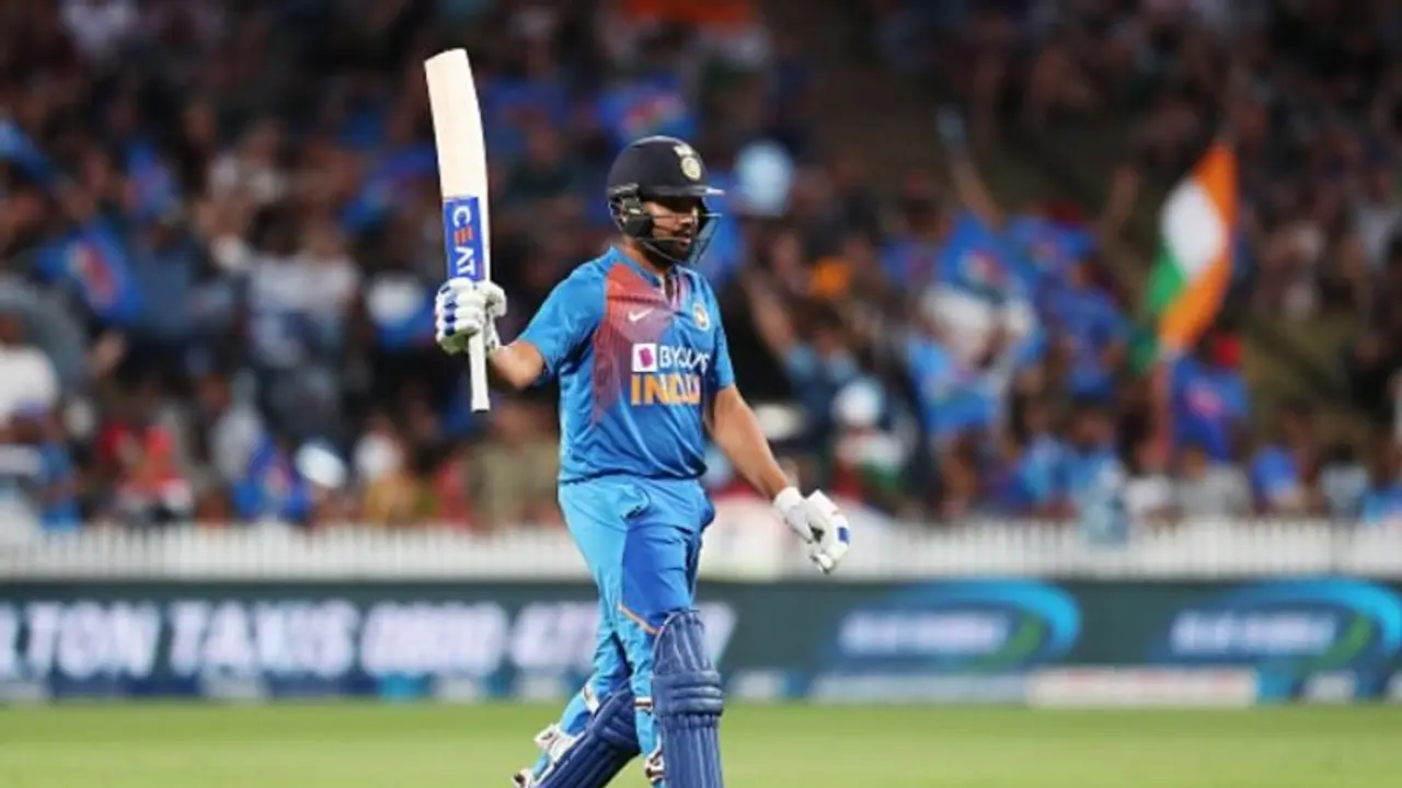 ರೋಹಿತ್ ಫಿಫ್ಟಿ: ಕಿವೀಸ್ಗೆ ಸವಾಲಿನ ಗುರಿ ನೀಡಿದ ಟೀಂ ಇಂಡಿಯಾ ರೋಹಿತ್ ಫಿಫ್ಟಿ: ಕಿವೀಸ್ಗೆ ಸವಾಲಿನ ಗುರಿ ನೀಡಿದ ಟೀಂ ಇಂಡಿಯಾ