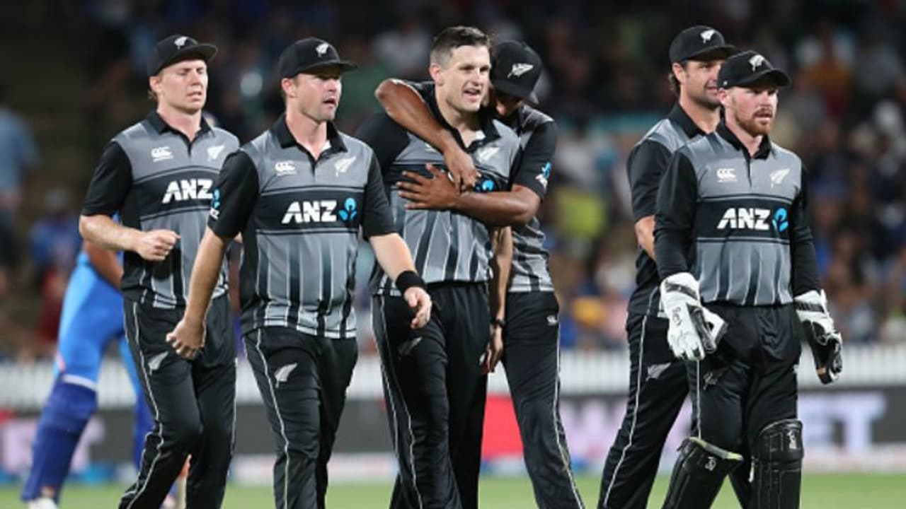 ஆரம்பத்தில் அதகளம்.. நடுவுல மந்தம்.. டெத் ஓவரில் ஓரளவுக்கு ஓகே.. நியூசிலாந்து அணிக்கு ரெண்டுங்கெட்டான் இலக்கை நிர்ணயித்த இந்தியா ஆரம்பத்தில் அதகளம்.. நடுவுல மந்தம்.. டெத் ஓவரில் ஓரளவுக்கு ஓகே.. நியூசிலாந்து அணிக்கு ரெண்டுங்கெட்டான் இலக்கை நிர்ணயித்த இந்தியா