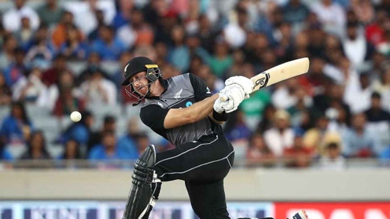 പവര്പ്ലേയില് ഗുപ്റ്റില് വെടിക്കെട്ട്; കിവീസിന് ഗംഭീര തുടക്കം പവര്പ്ലേയില് ഗുപ്റ്റില് വെടിക്കെട്ട്; കിവീസിന് ഗംഭീര തുടക്കം