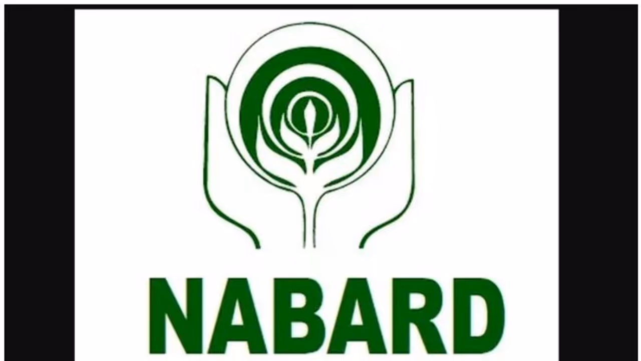 NABARD Recruitment 2022: కేంద్ర ప్రభుత్వ ఉద్యోగం కావాలా, అయితే నాబార్డులో అసిస్టెంట్ మేనేజర్ల భర్తీకి ఆహ్వానం NABARD Recruitment 2022: కేంద్ర ప్రభుత్వ ఉద్యోగం కావాలా, అయితే నాబార్డులో అసిస్టెంట్ మేనేజర్ల భర్తీకి ఆహ్వానం
