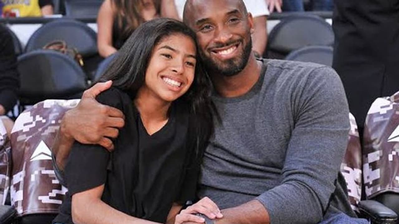 16 साल के लड़के ने शुरू की कोबे ब्रायंट को NBA लोगो बनाने की मुहिम, 26 लाख लोगों किया समर्थन 16 साल के लड़के ने शुरू की कोबे ब्रायंट को NBA लोगो बनाने की मुहिम, 26 लाख लोगों किया समर्थन