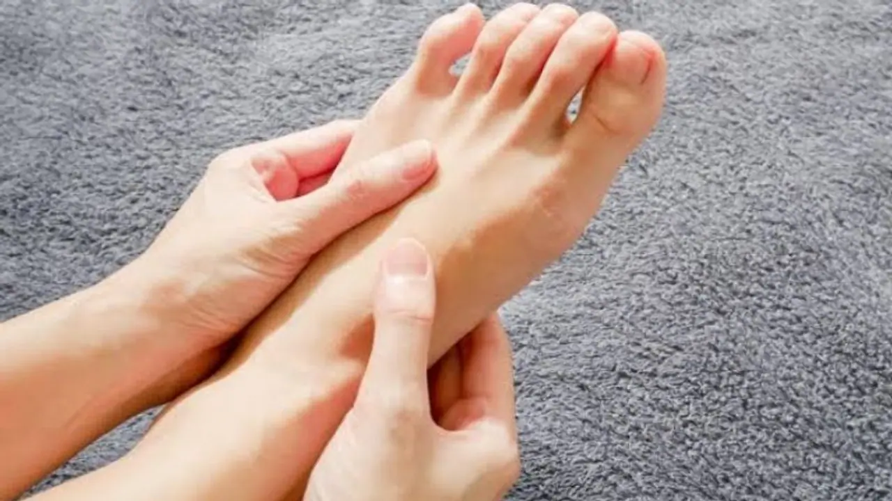 Blurry Vision : കൈകാലുകളില്‍ മരവിപ്പും കാഴ്ച മങ്ങലും; കാരണം ഇതാകാം