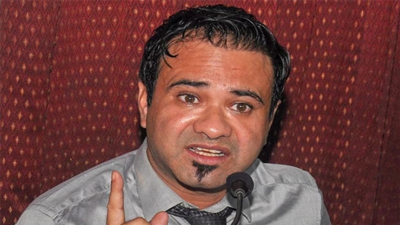 CAA के खिलाफ AMU में भड़काऊ भाषण देने वाले डॉक्टर कफील मुंबई से अरेस्ट, तलाश में जुटी थी UP पुलिस CAA के खिलाफ AMU में भड़काऊ भाषण देने वाले डॉक्टर कफील मुंबई से अरेस्ट, तलाश में जुटी थी UP पुलिस