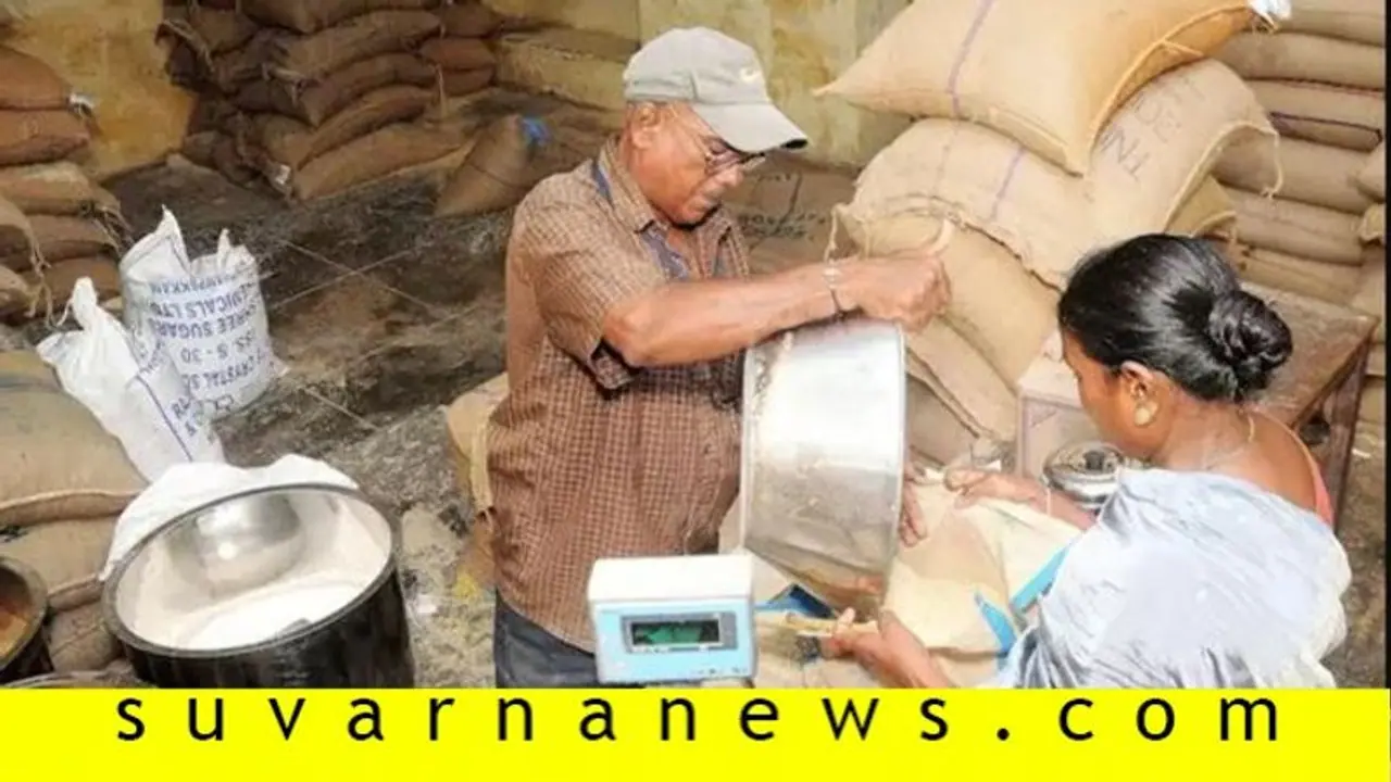 ಹೊರಗೆ ಬರಲೇಬೇಡಿ, ನಾವೇ ರೇಷನ್ ತಲುಪಿಸ್ತೀವಿ: ಜಿಲ್ಲಾಧಿಕಾರಿ ಹೊರಗೆ ಬರಲೇಬೇಡಿ, ನಾವೇ ರೇಷನ್ ತಲುಪಿಸ್ತೀವಿ: ಜಿಲ್ಲಾಧಿಕಾರಿ