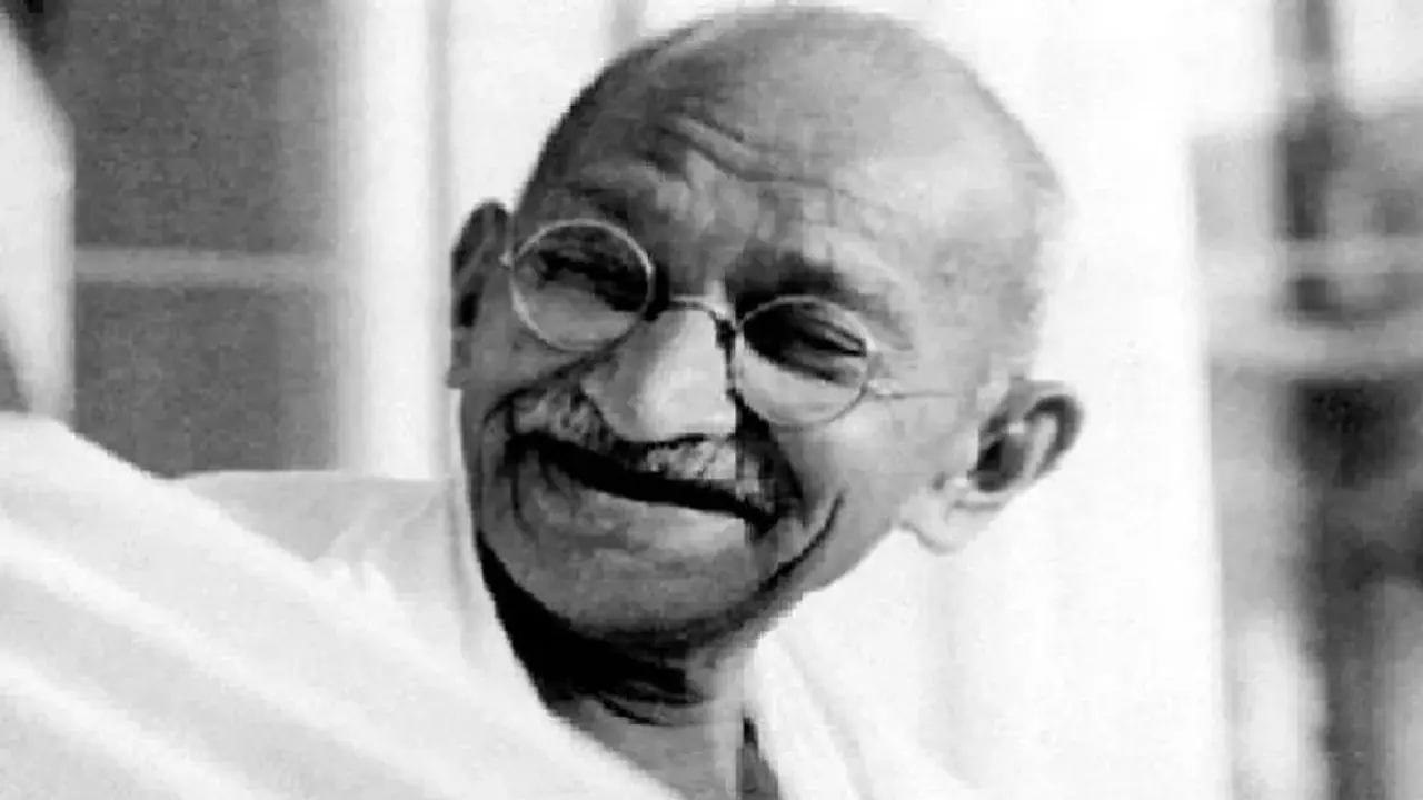 Mahatma Gandhi's gold plated glasses to be auctioned in UK