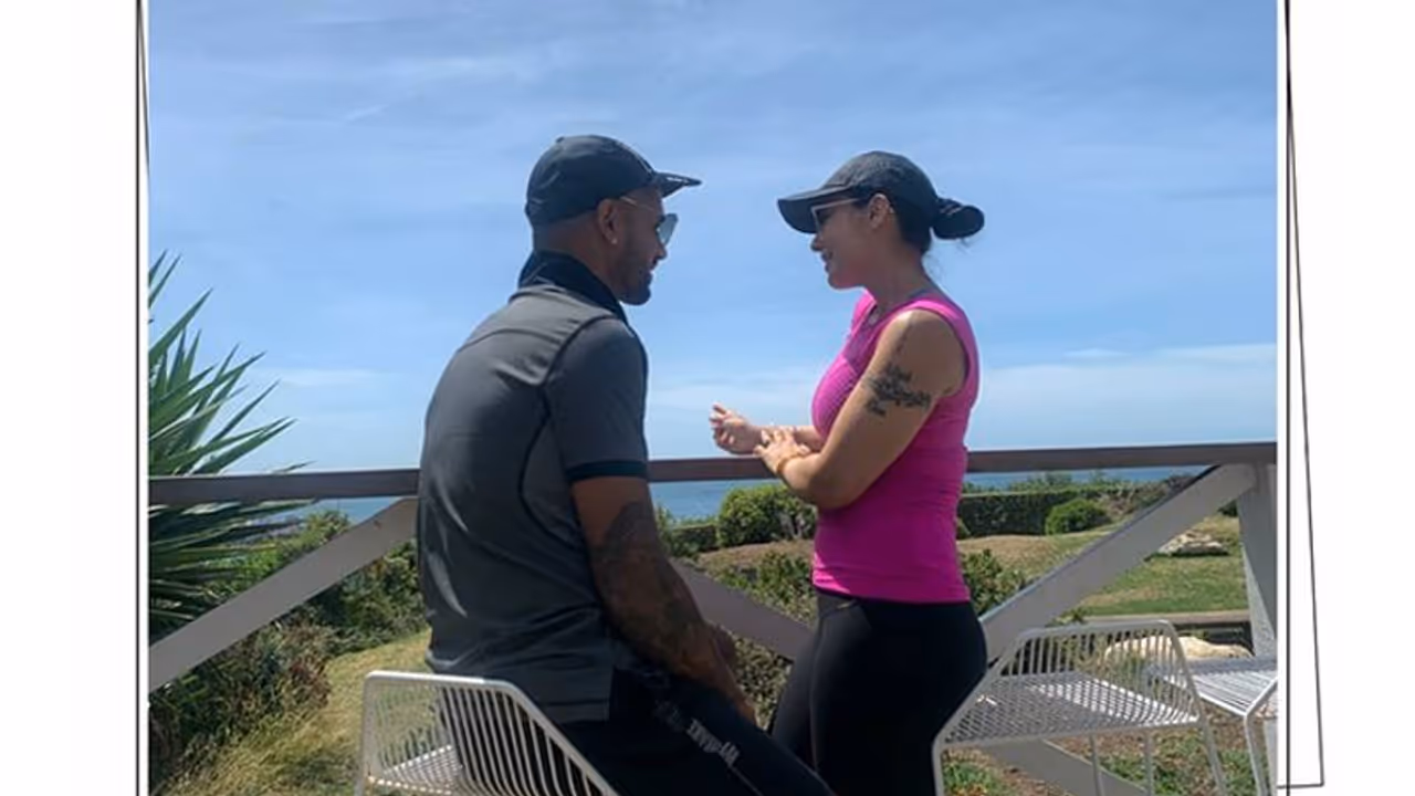 భార్యతో శిఖర్ ధావన్ వాలంటైన్స్ డే... రొమాంటిక్ పిక్ షేర్ చేసి... భార్యతో శిఖర్ ధావన్ వాలంటైన్స్ డే... రొమాంటిక్ పిక్ షేర్ చేసి...