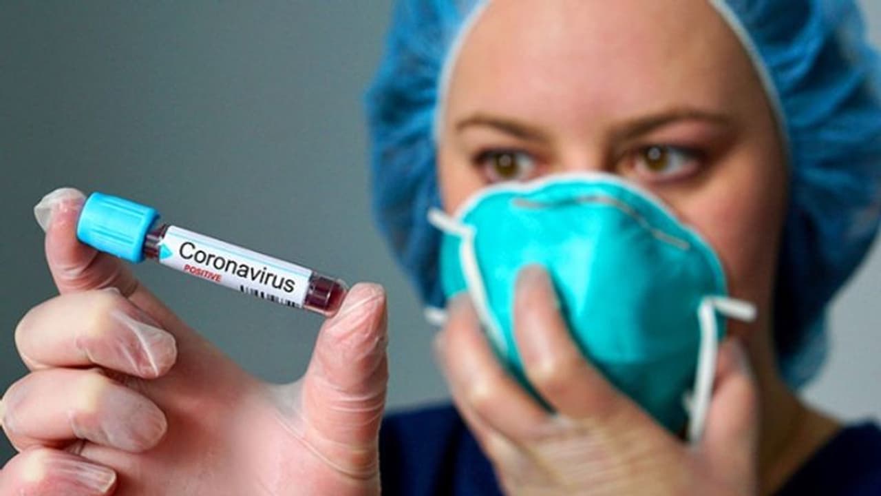 ২৪ থেকে ৪০ ঘন্টায় দূর হবে করোনাভাইরাস, মহার্ঘ্য ওষুধ তৈরি ভারতীয় ডাক্তারের হাতে ২৪ থেকে ৪০ ঘন্টায় দূর হবে করোনাভাইরাস, মহার্ঘ্য ওষুধ তৈরি ভারতীয় ডাক্তারের হাতে