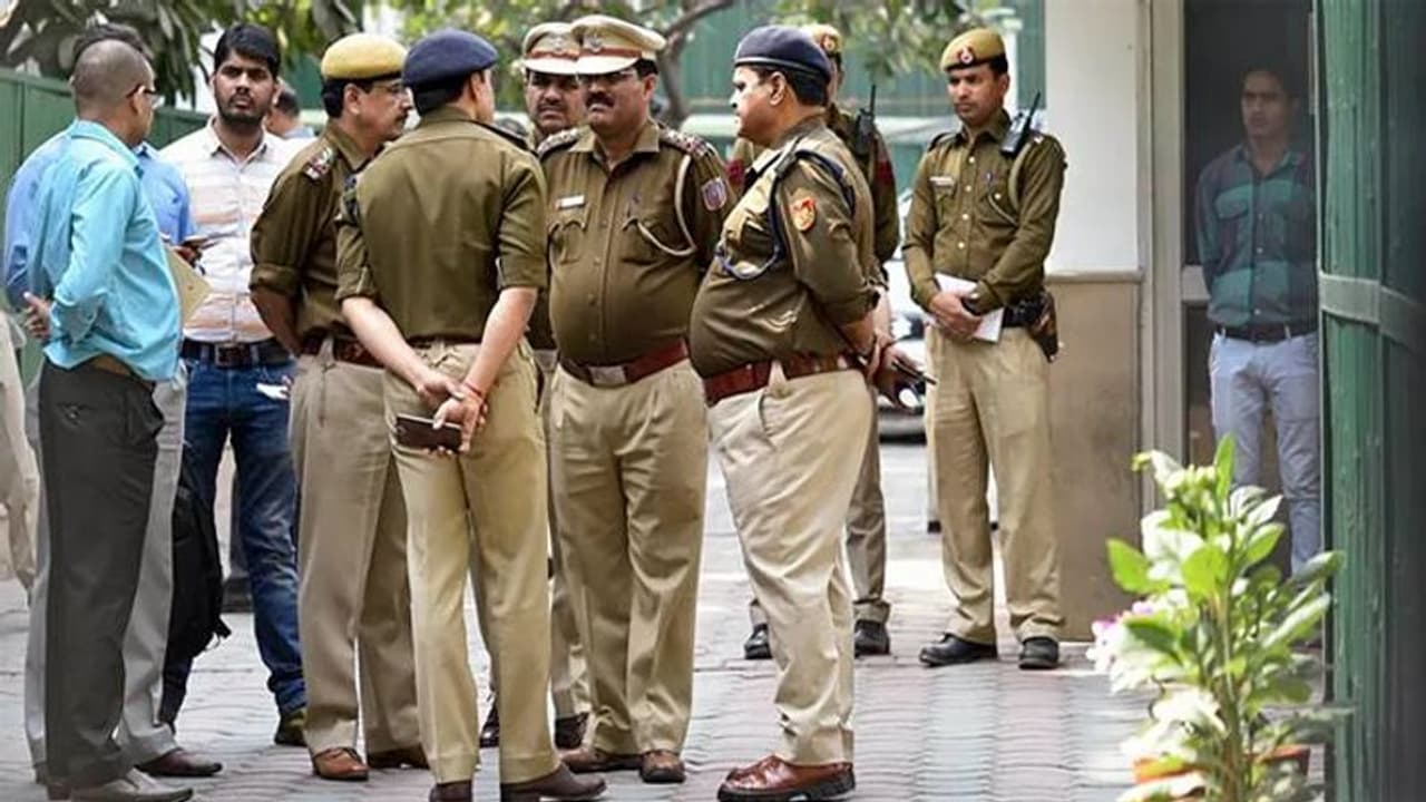 ঠিকানা পাল্টে চূড়ান্ত ধোকাবাজি, ১৯ বছর ধরে পুলিশের ঘরেই লুকিয়ে ছিল খুনি