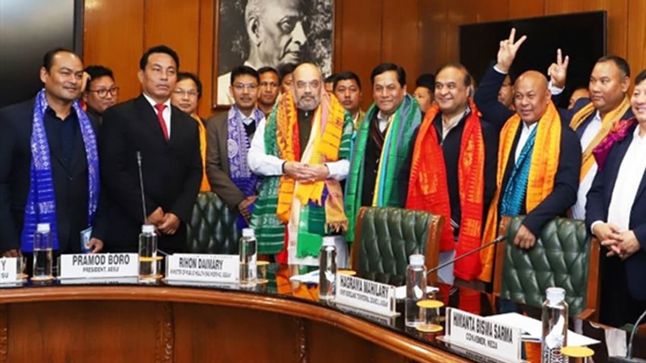 बोडो शांति समझौते के बाद सरकार ने अन्य उग्रवादी समूह से वार्ता की जताई उम्मीद बोडो शांति समझौते के बाद सरकार ने अन्य उग्रवादी समूह से वार्ता की जताई उम्मीद