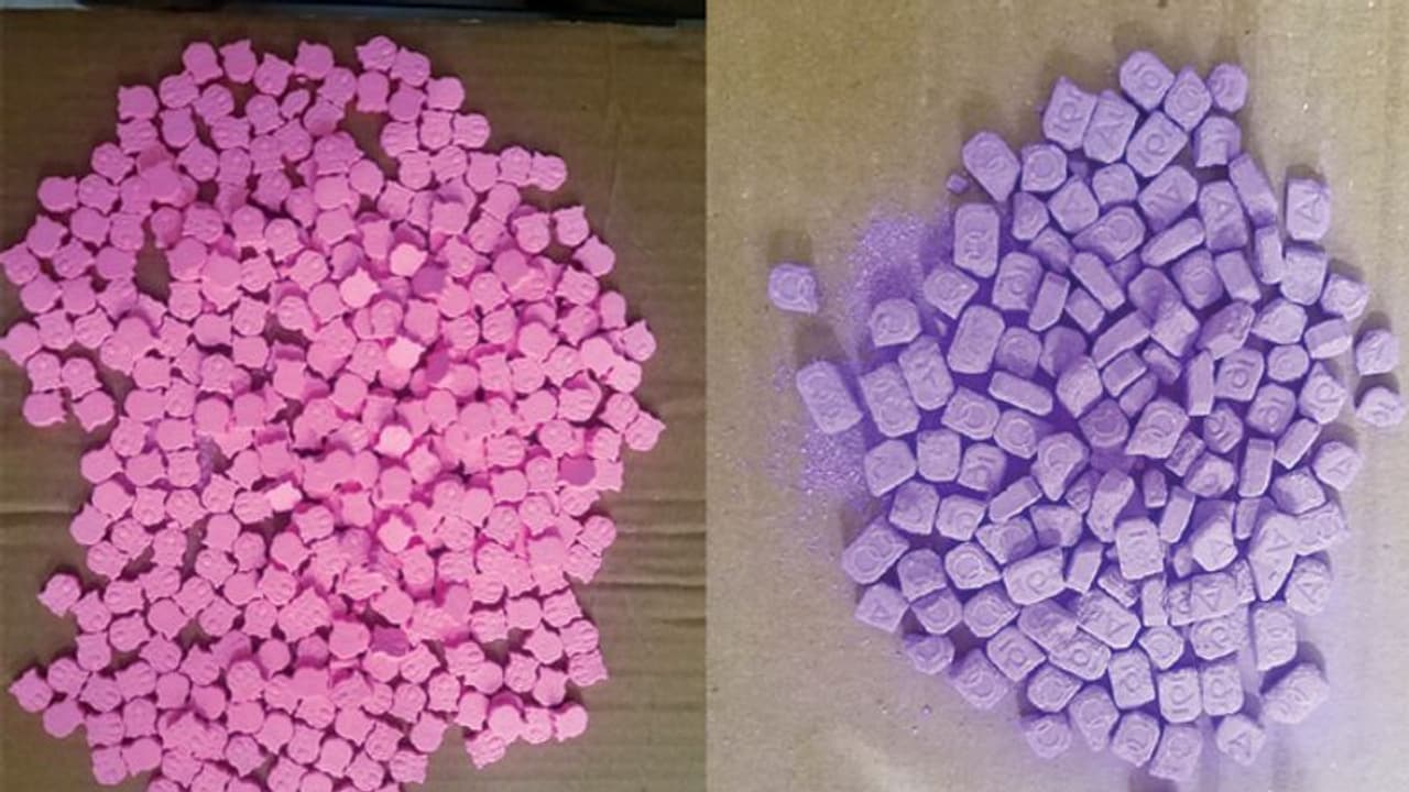 ವಿದೇಶಿ ಪ್ರಜೆ ಮನೆ ಮೇಲೆ ದಾಳಿ : ಬೆಳಕಿಗೆ ಬಂತು ಭಾರಿ ದಂಧೆ ವಿದೇಶಿ ಪ್ರಜೆ ಮನೆ ಮೇಲೆ ದಾಳಿ : ಬೆಳಕಿಗೆ ಬಂತು ಭಾರಿ ದಂಧೆ