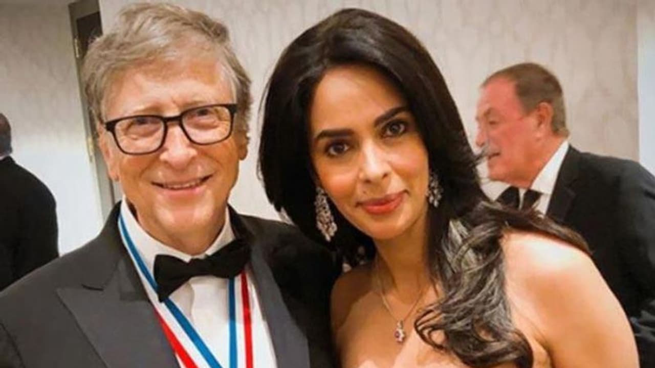 బిల్ గేట్స్ తో బాలీవుడ్ ఐటెమ్ గర్ల్ బిల్ గేట్స్ తో బాలీవుడ్ ఐటెమ్ గర్ల్