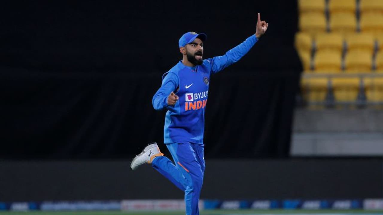 ಕಿವೀಸ್ ಸರಣಿ ಗೆದ್ದು ಧೋನಿ ಸೇರಿದಂತೆ ದಿಗ್ಗಜ ನಾಯಕರನ್ನೇ ಹಿಂದಿಕ್ಕಿದ ಕೊಹ್ಲಿ! ಕಿವೀಸ್ ಸರಣಿ ಗೆದ್ದು ಧೋನಿ ಸೇರಿದಂತೆ ದಿಗ್ಗಜ ನಾಯಕರನ್ನೇ ಹಿಂದಿಕ್ಕಿದ ಕೊಹ್ಲಿ!